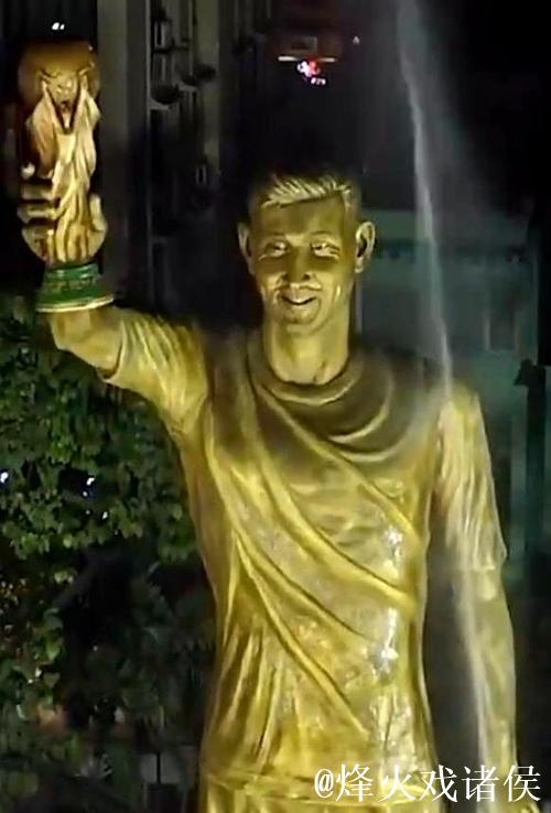 梅西印度行启程，加尔各答揭幕21米高捧杯雕像