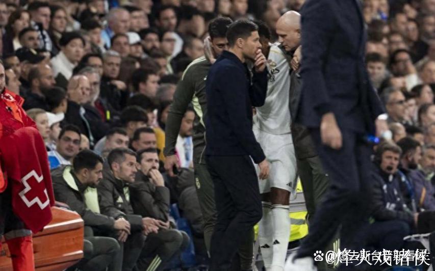 西甲0-2爆大冷:皇马又输 距巴萨4分 夺冠难了 阿隆索压力大 西甲0-2爆大冷:皇马又输 距巴萨4分 夺冠难了 阿隆索压力大